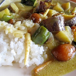 夏野菜となめこのグリーンカレー